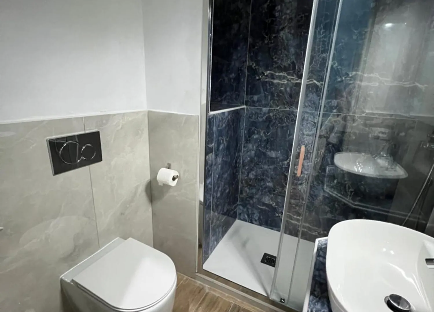 Ele Suites Pantheon Apartment